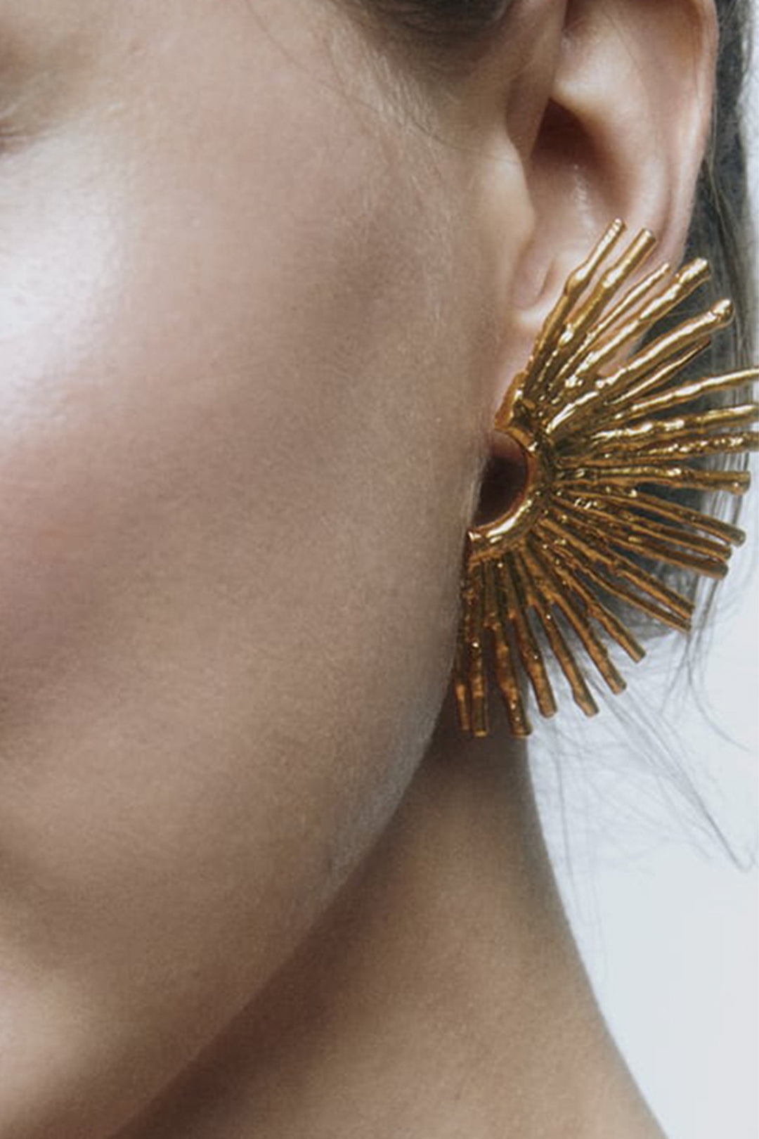 Boucles d'oreilles en métal avec bord ondulé