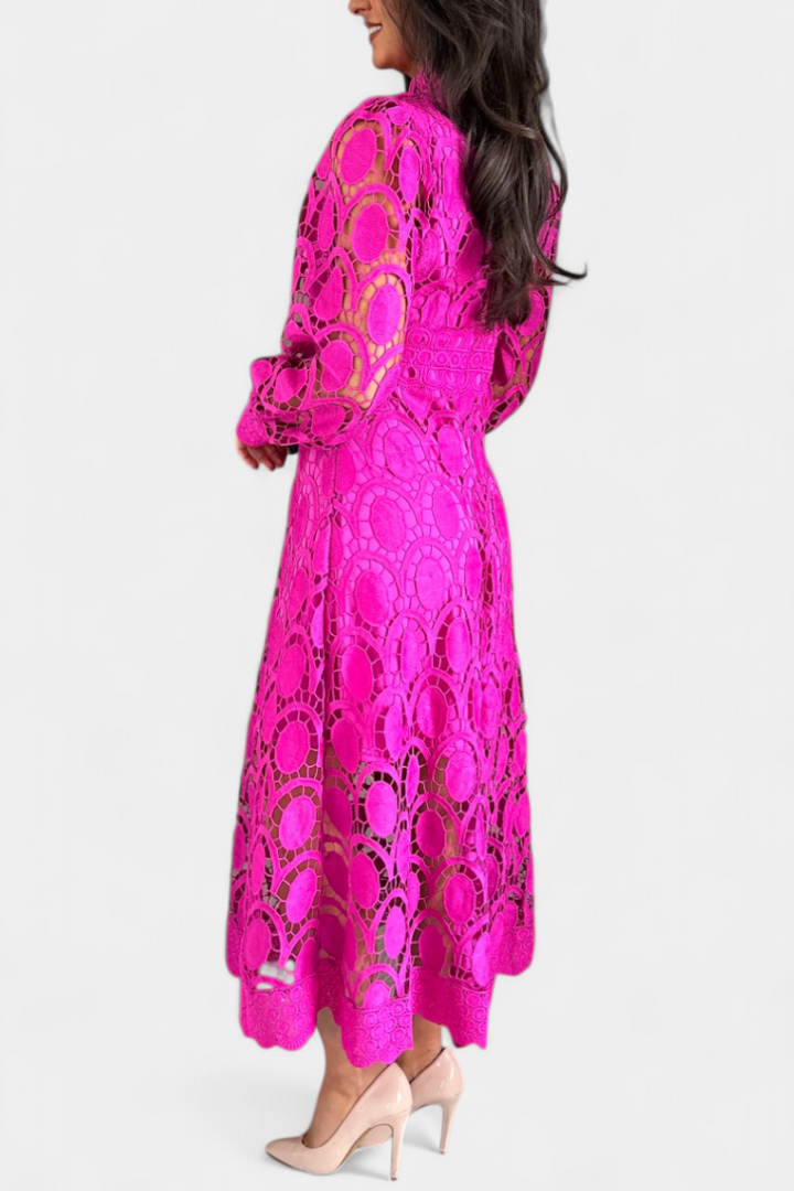 Robe Midi Jovie en Dentelle Brodée avec Col Montant