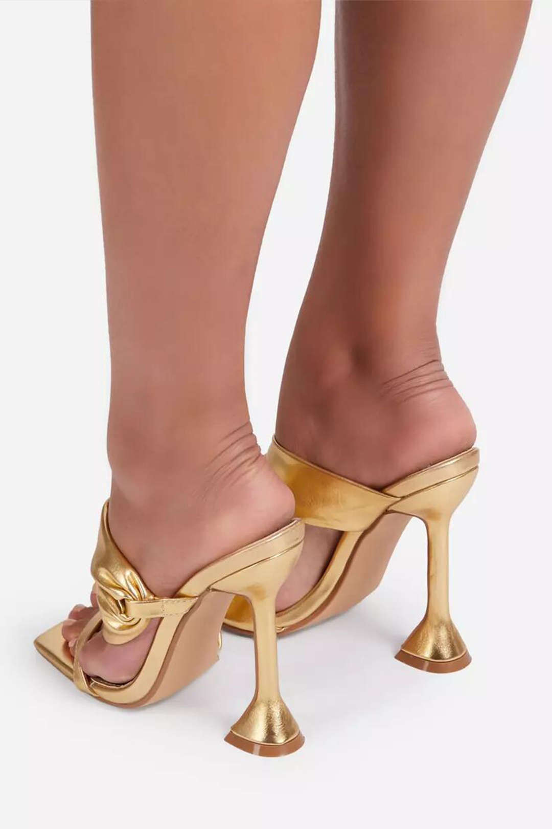 Sarah Sandales à talons hauts avec bout carré froissé métallique