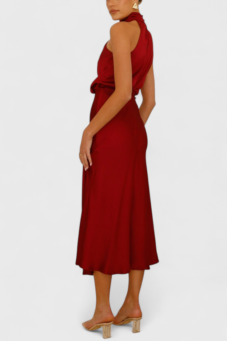 Rina Robe Élégante à Col Halter Drapé