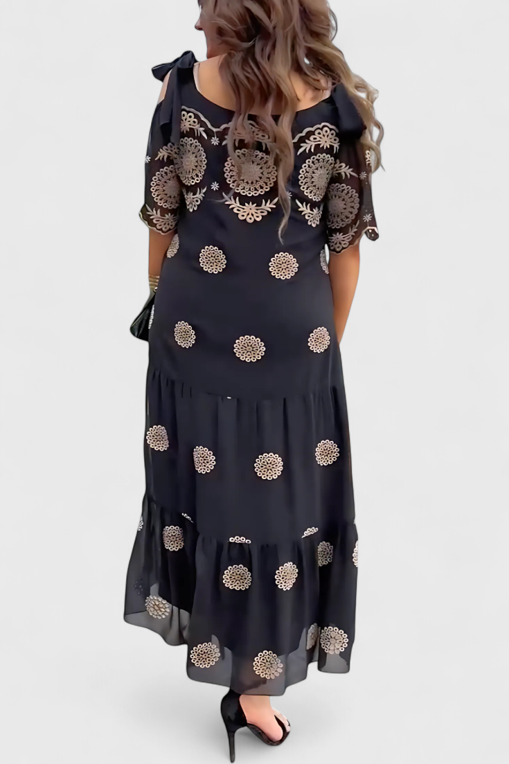 Robe d'Été Élégante Cathy en Maille avec Design Creux et Coupe Fluide