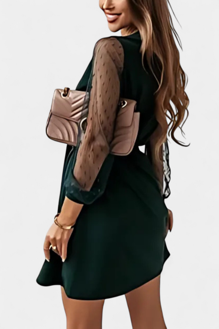 Robe Mini Élégante Calandra avec Décolleté Sophistiqué et Silhouette Flatteuse
