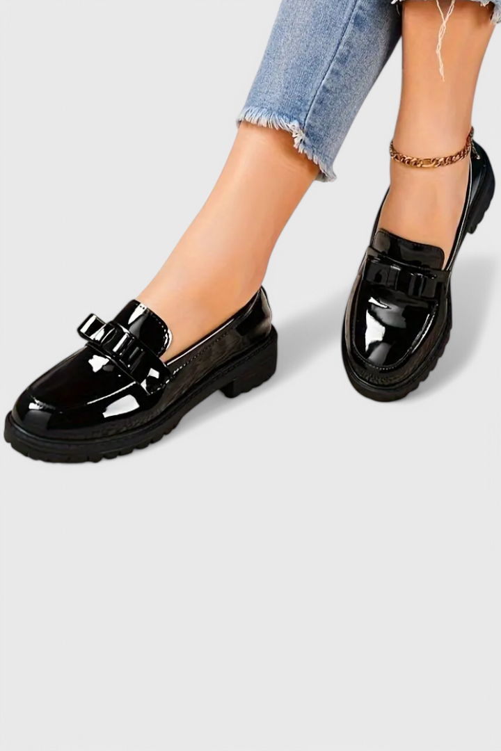 Mocassins Zinnia avec Détail de Nœud et Talon Épais