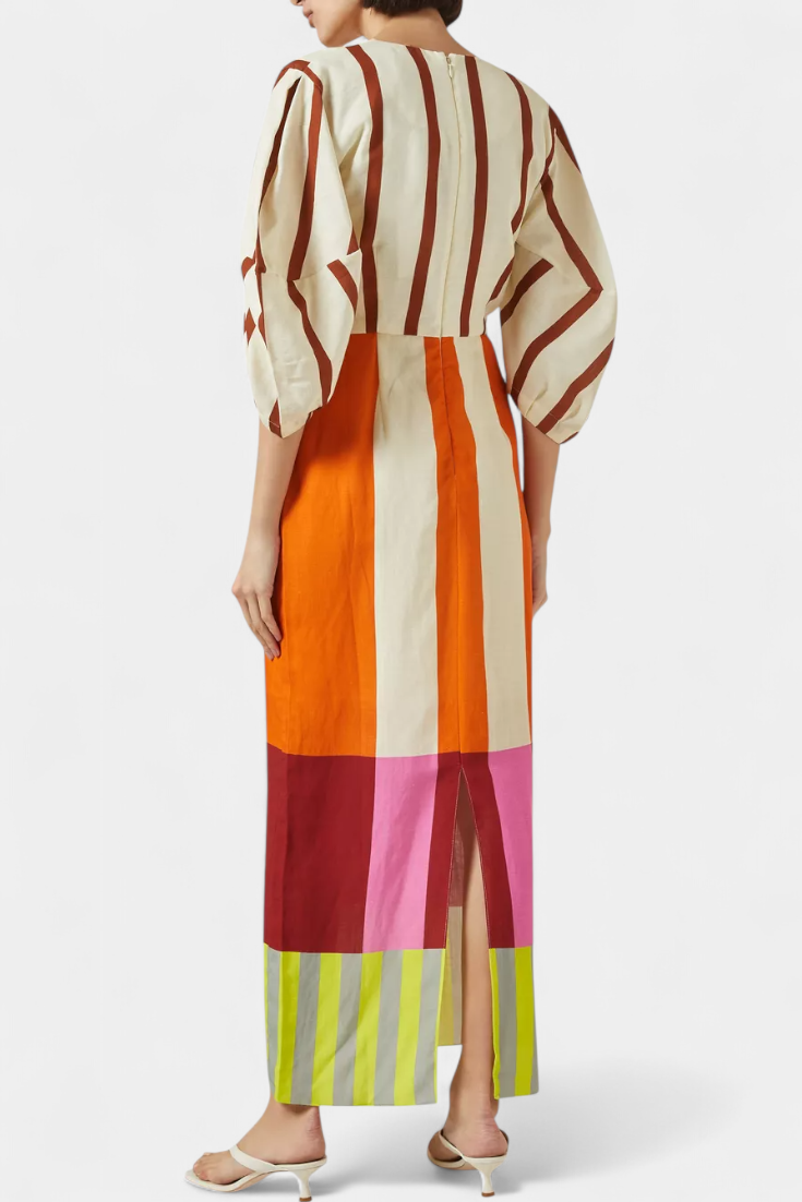 Robe Alison Douce avec Décolleté Avant et Manches Bouffantes