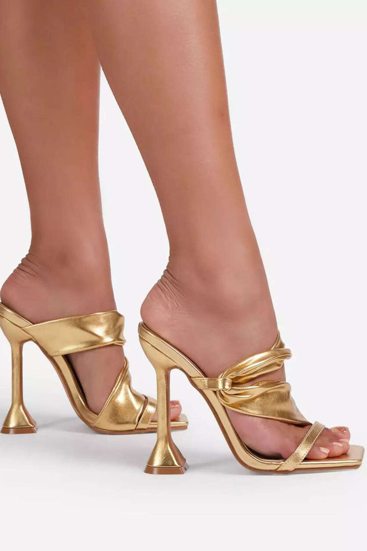 Sarah Sandales à talons hauts avec bout carré froissé métallique