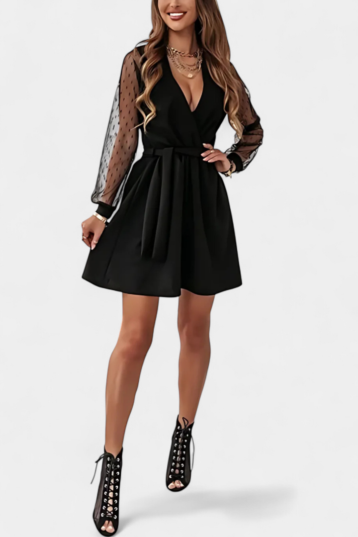 Robe Mini Élégante Calandra avec Décolleté Sophistiqué et Silhouette Flatteuse