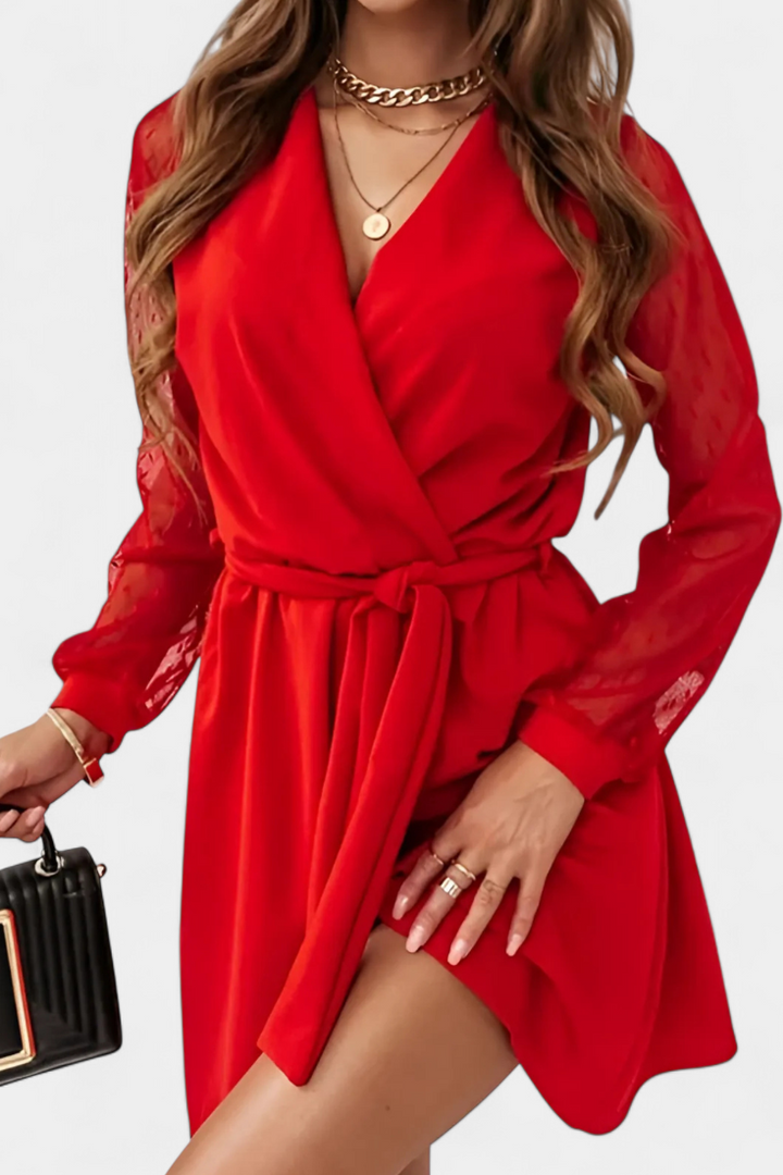 Robe Mini Élégante Calandra avec Décolleté Sophistiqué et Silhouette Flatteuse