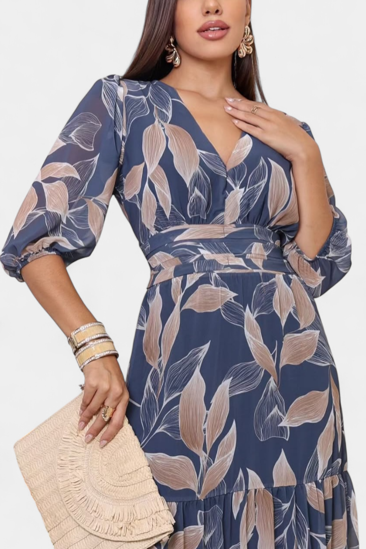 Robe Longue Aísha Fleurie avec Coupe Fluide et Motif de Feuilles