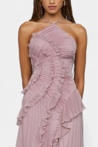 Robe Bia Halter avec Volants Plissés et Teinte Lilas Éthérée