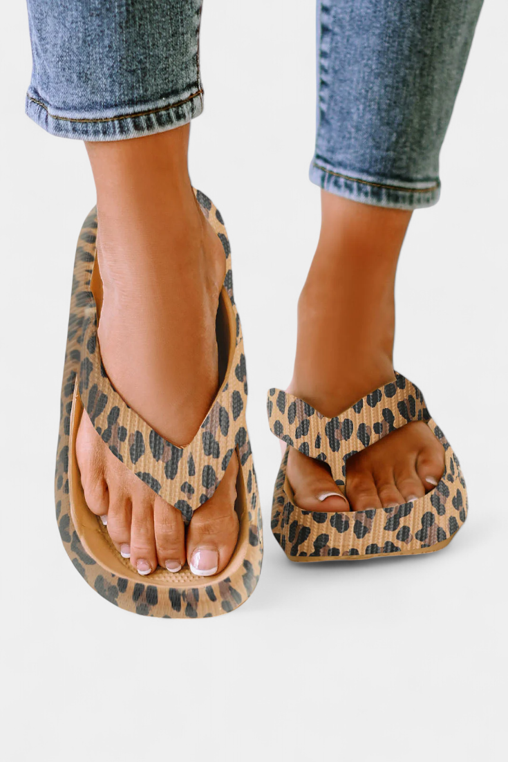Lola Claquettes à Semelle Épaisse avec Imprimé Léopard