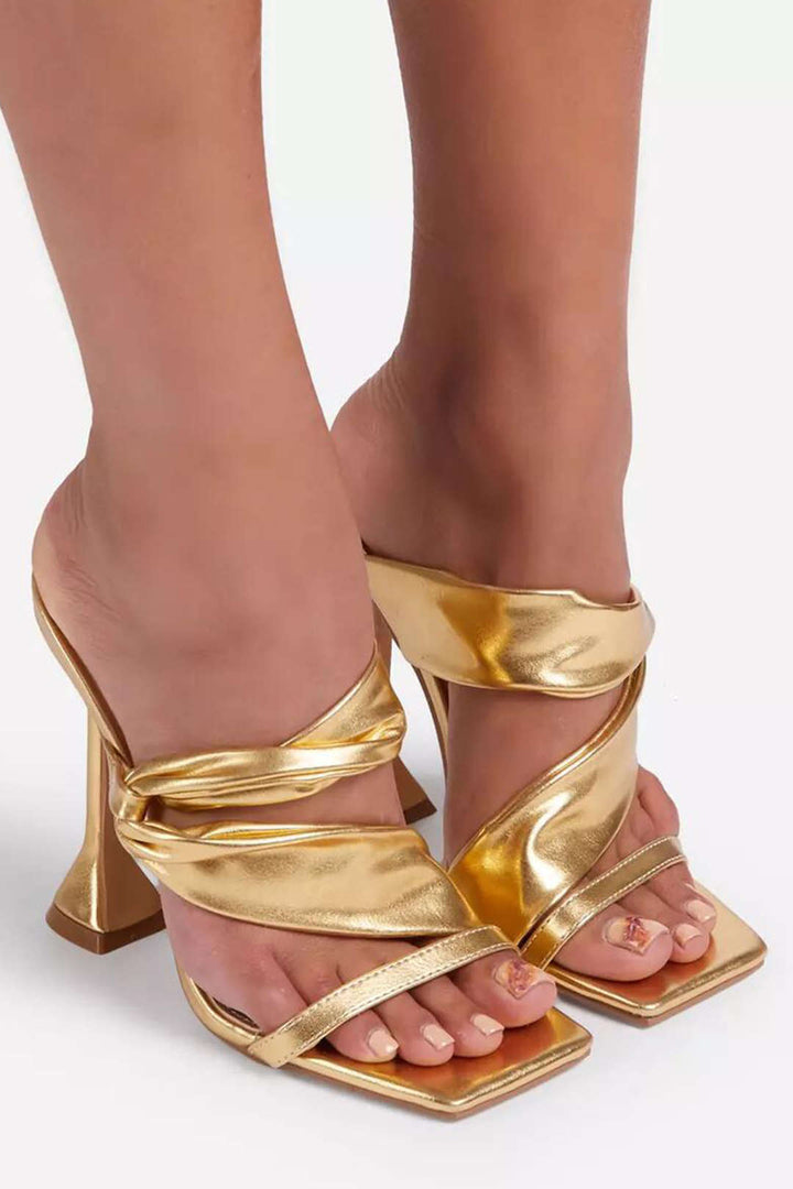 Sarah Sandales à talons hauts avec bout carré froissé métallique