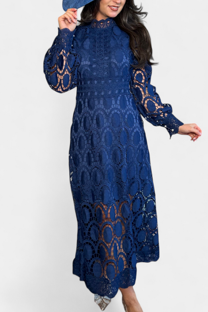 Robe Midi Jovie en Dentelle Brodée avec Col Haut