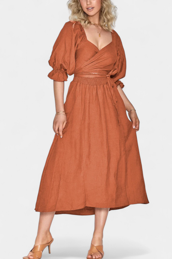 Robe Petra à Deux Niveaux avec Corps Froncé et Manches Bouffantes