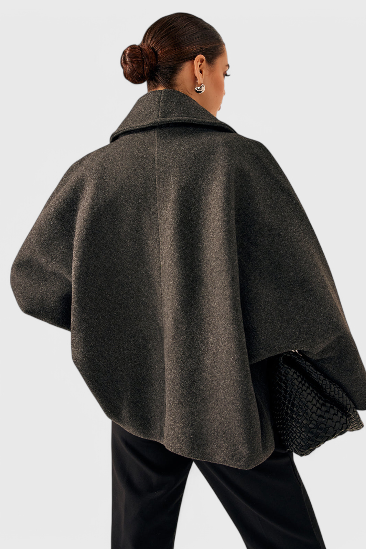 Helena Manteau en Tweed Oversized