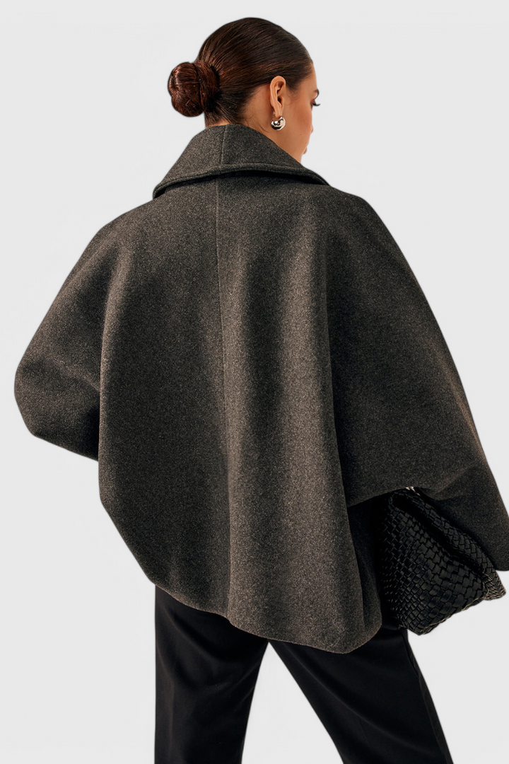 Helena Manteau en Tweed Oversized