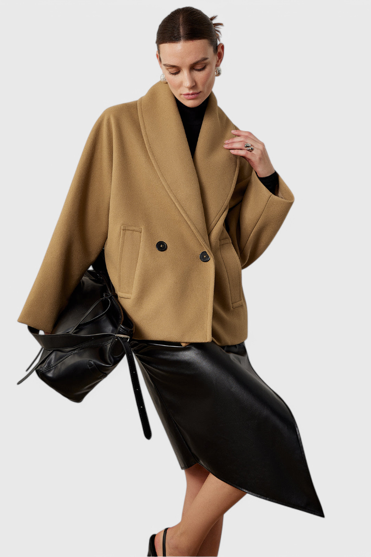 Helena Manteau en Tweed Oversized