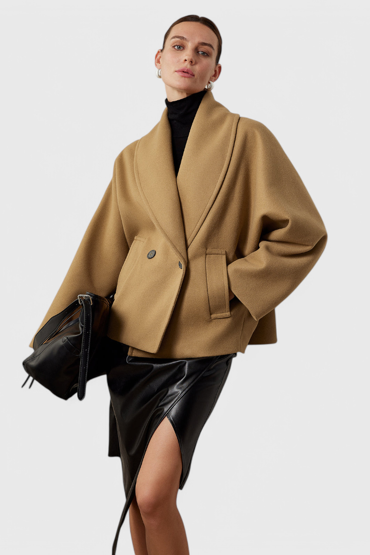 Helena Manteau en Tweed Oversized