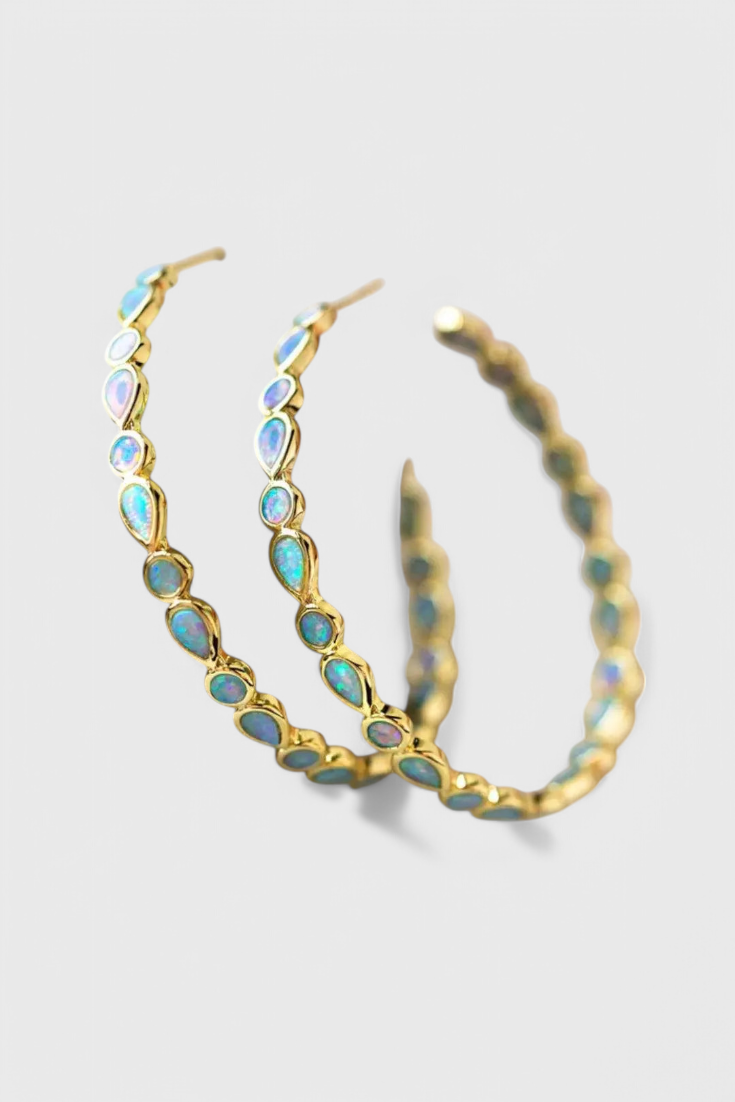 Boucles d'Oreilles Vintage en Opale Bleue en Or avec Élégance Rêveuse
