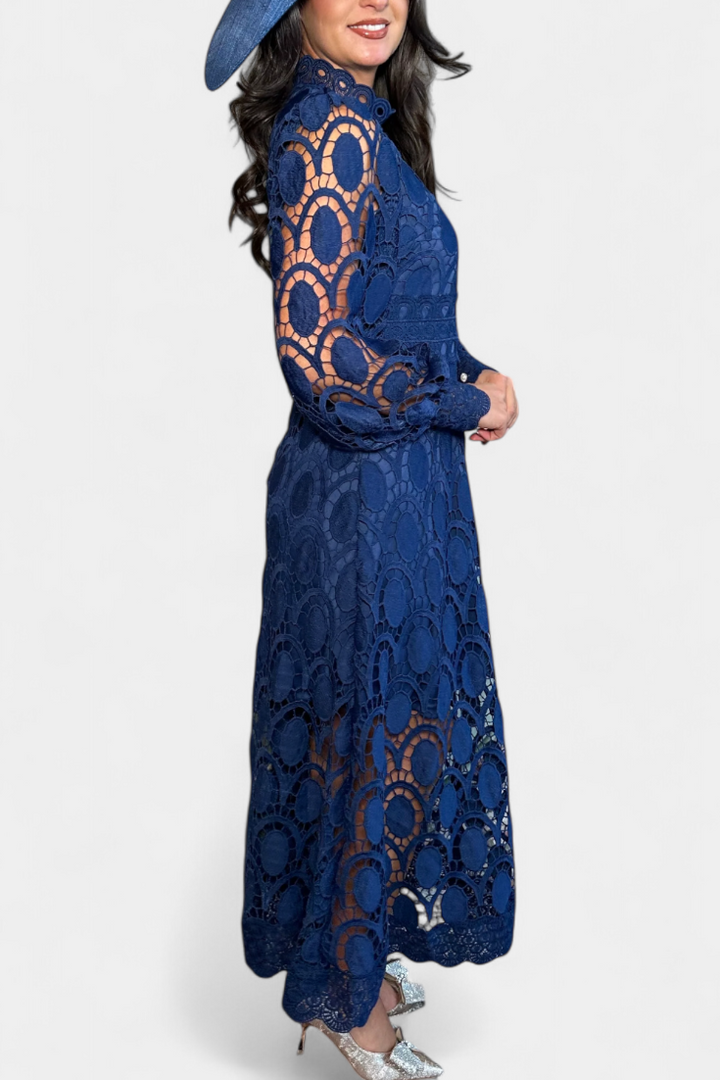 Robe Midi Jovie en Dentelle Brodée avec Col Montant