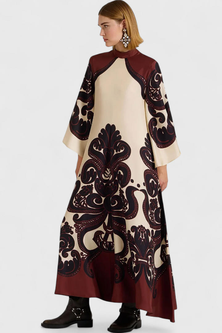 Robe Longue Maritza avec Col Haut et Imprimé de Grenadille