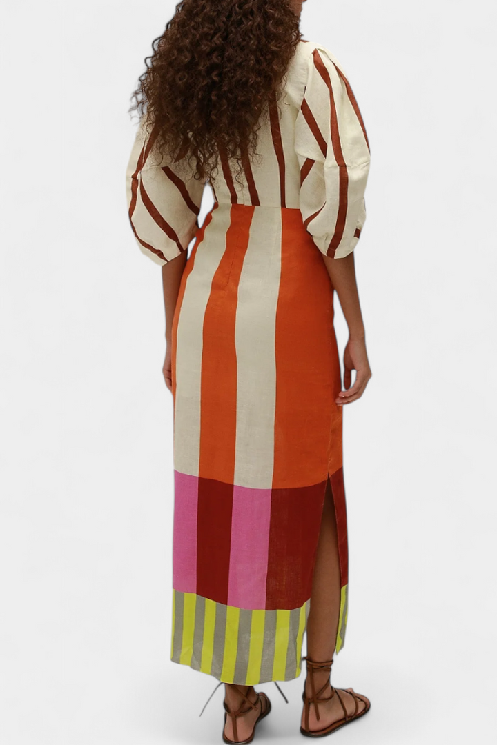 Robe Alison Douce avec Décolleté Avant et Manches Bouffantes