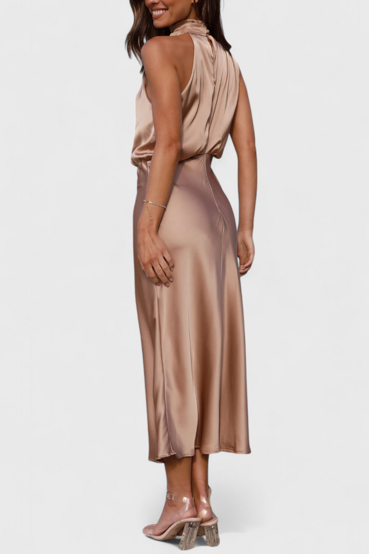 Rina Robe Élégante à Col Halter Drapé