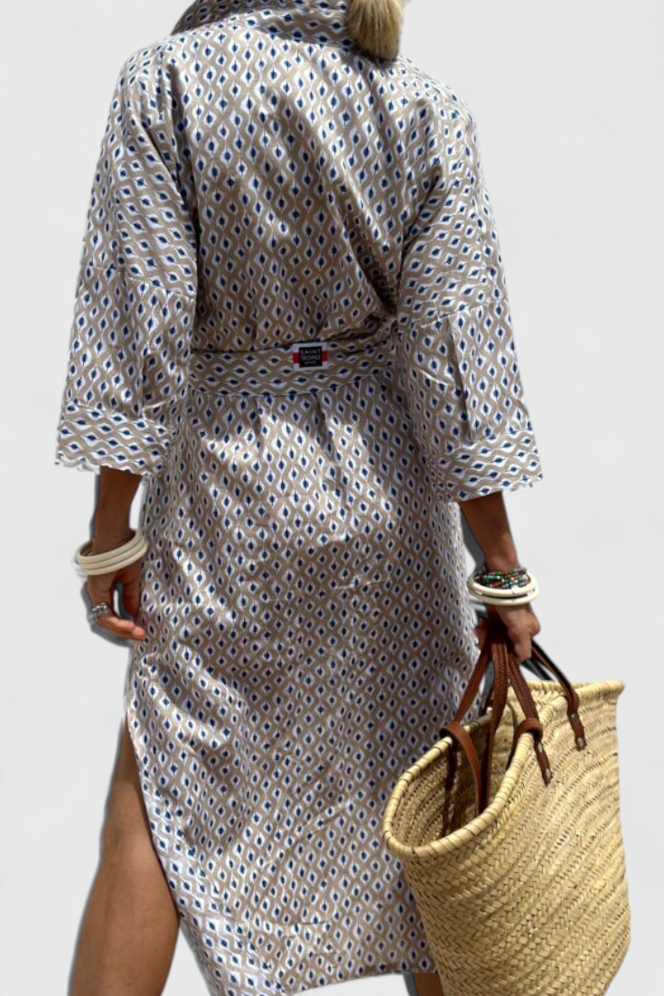 Robe Chemise Rayée au Style Intemporel