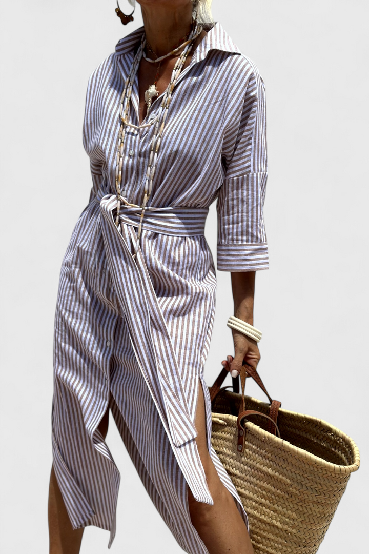 Robe Chemise Rayée au Style Intemporel