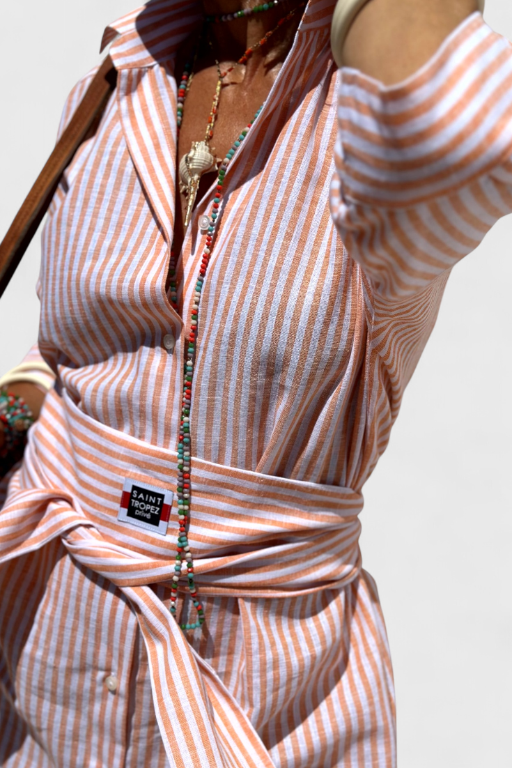 Robe Chemise Rayée au Style Intemporel
