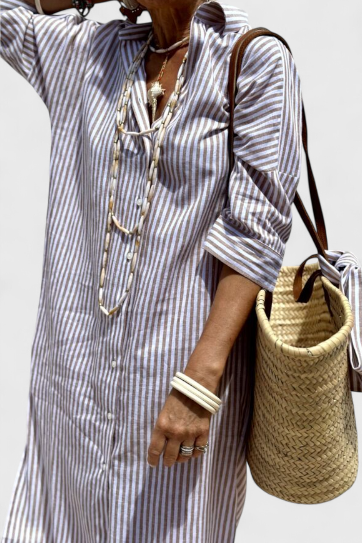 Robe Chemise Rayée au Style Intemporel