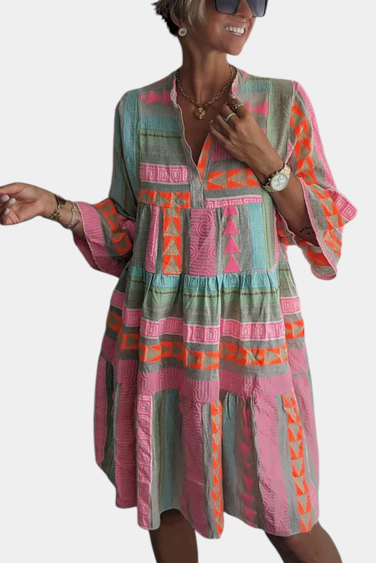 Gina Robe Boho Courte Brodée avec Décolleté en V et Manches Évasées