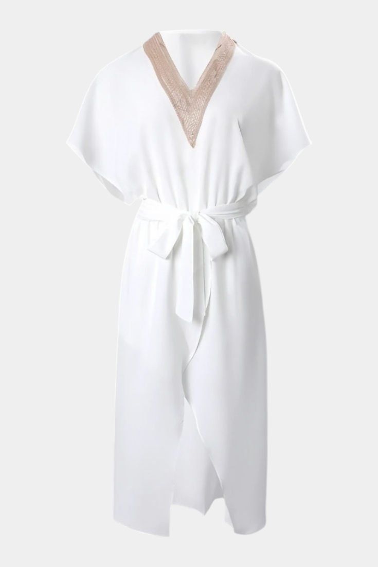 Effie Robe Blanche Croisée avec Décolleté Ajouré et Fente Frontale