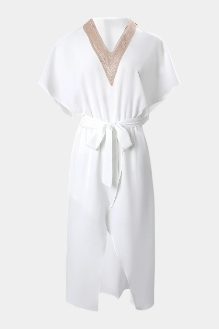 Effie Robe Blanche Croisée avec Décolleté Ajouré et Fente Frontale
