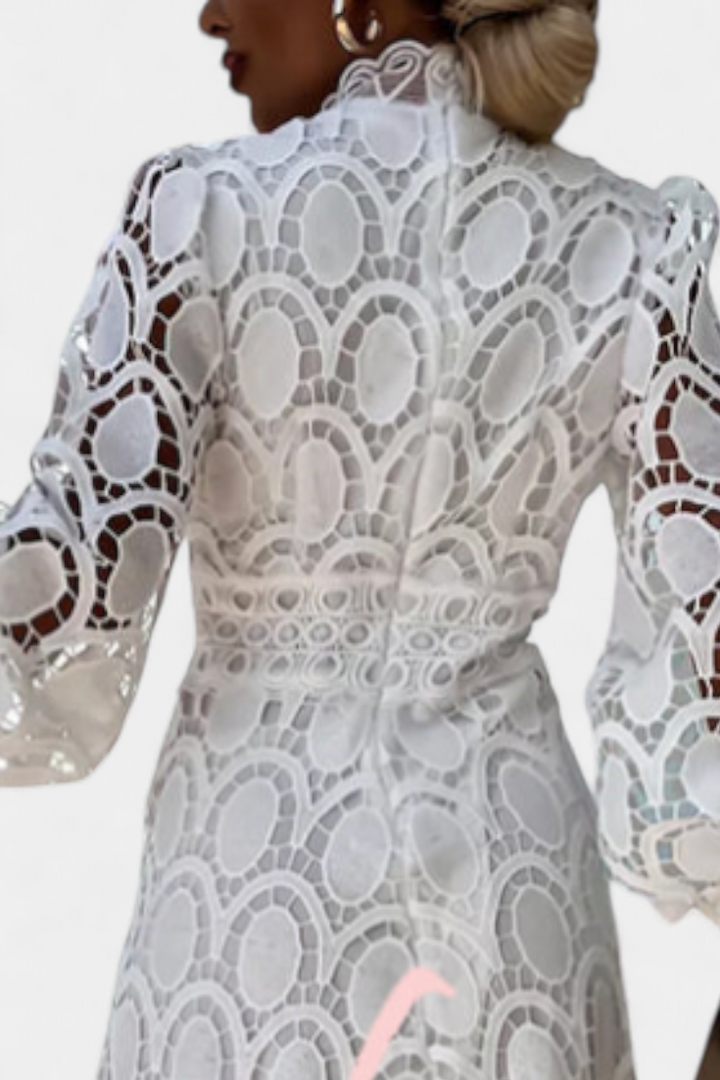 Robe Midi en Dentelle Lucinda avec Manches Bouffantes et Col Montant