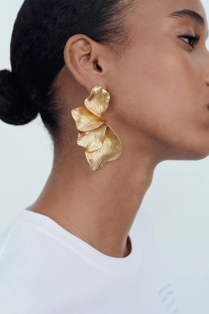 Boucles d'Oreilles Pendantes en Feuille en Métal Texturé