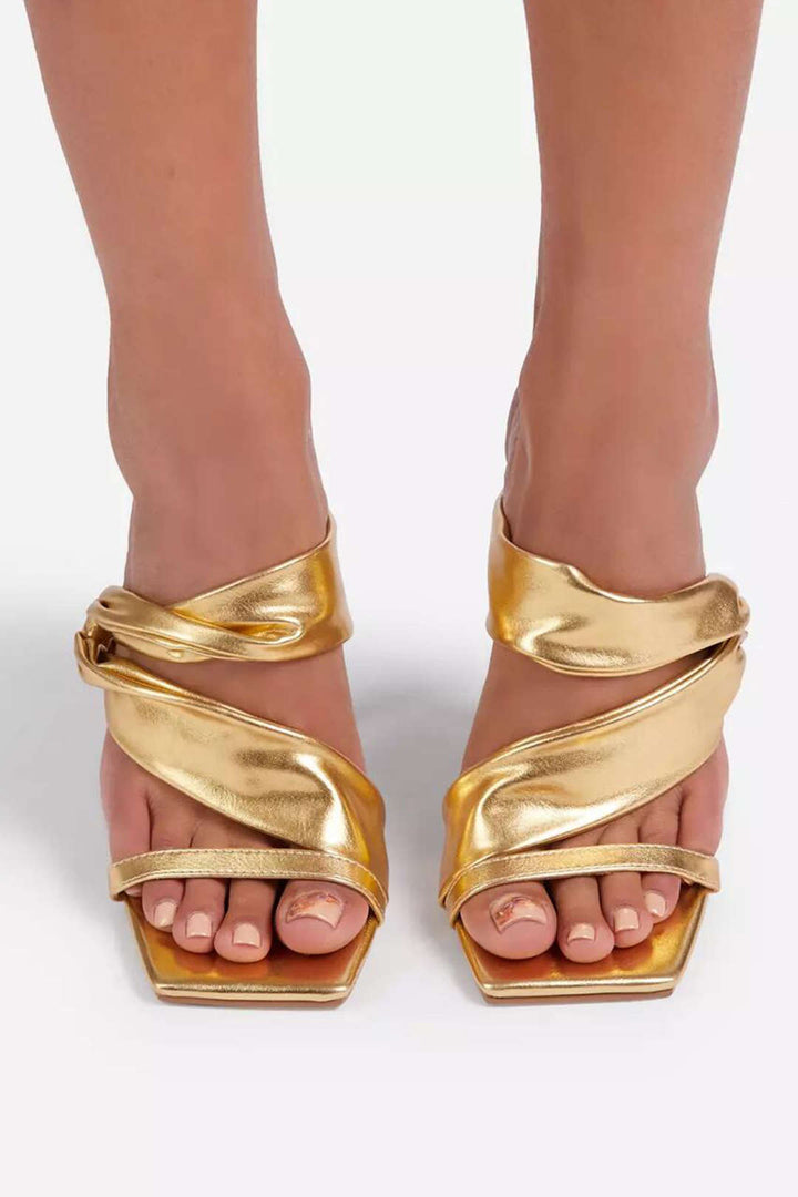 Sarah Sandales à talons hauts avec bout carré froissé métallique