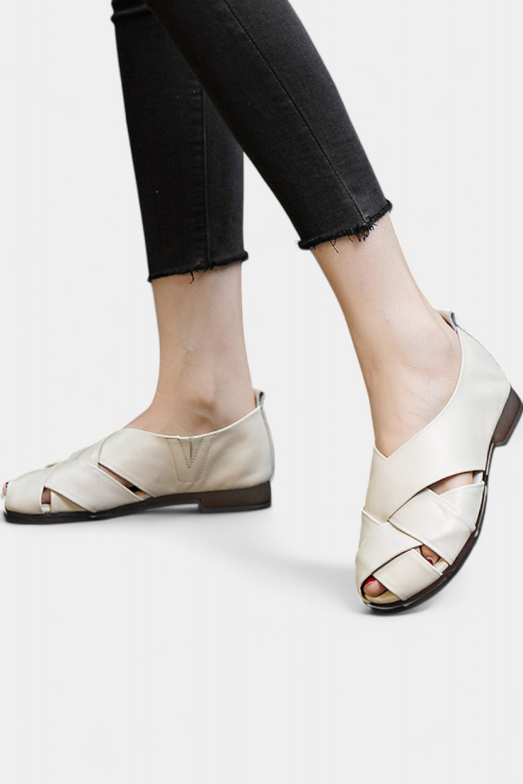 Nayra Chaussures Plates Ouvertes en Cuir Noir avec Détail Croisé