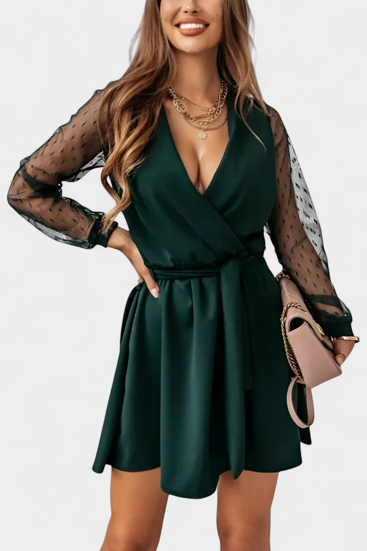 Robe Mini Élégante Calandra avec Décolleté Sophistiqué et Silhouette Flatteuse