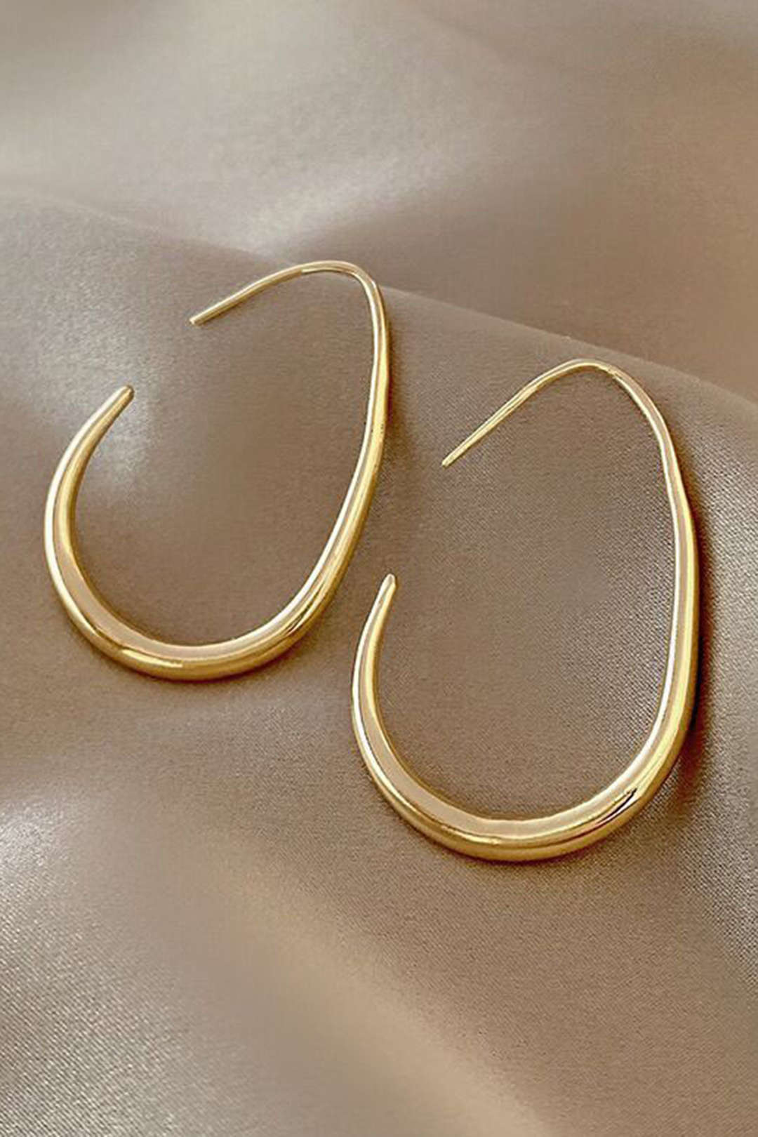 Boucles d'Oreilles Ovales en Métal