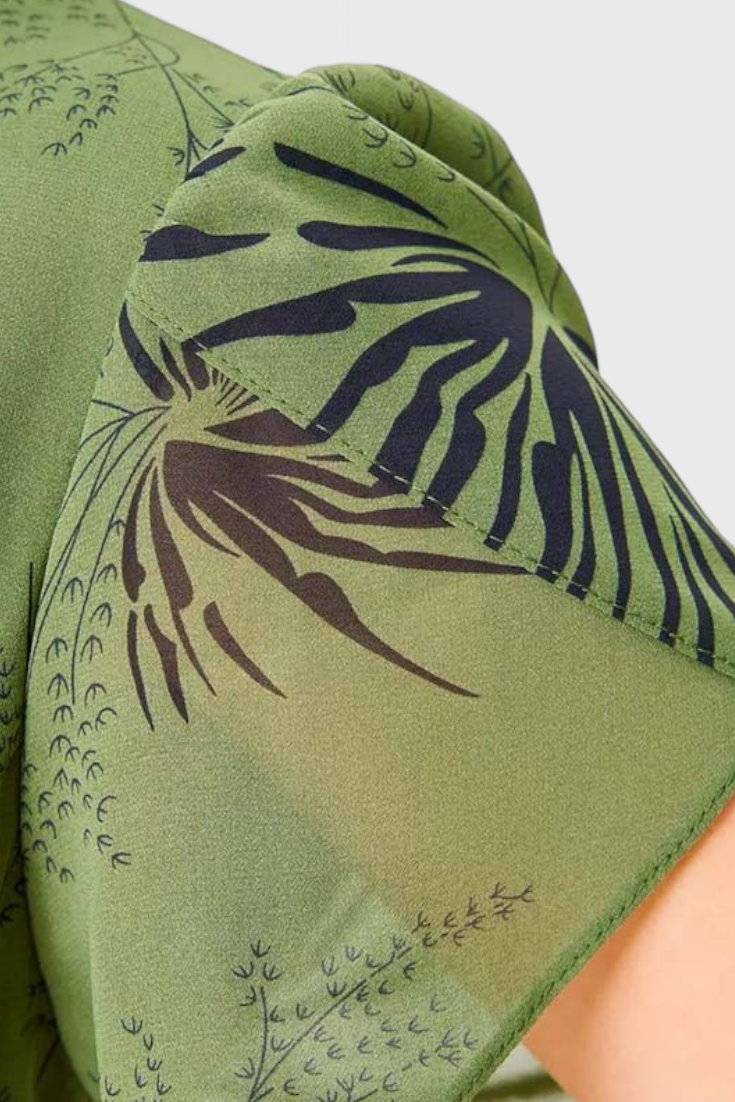 Robe Midi en Chiffon Vert Lupita avec Coupe en A