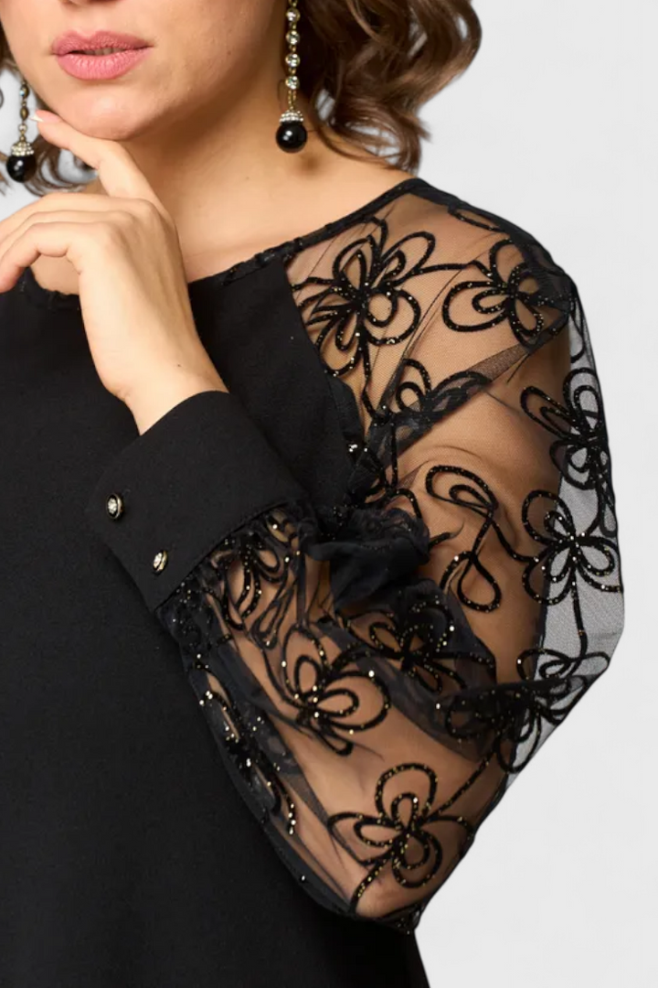 Robe en Dentelle Bellezza avec Manches Longues et Col Rond