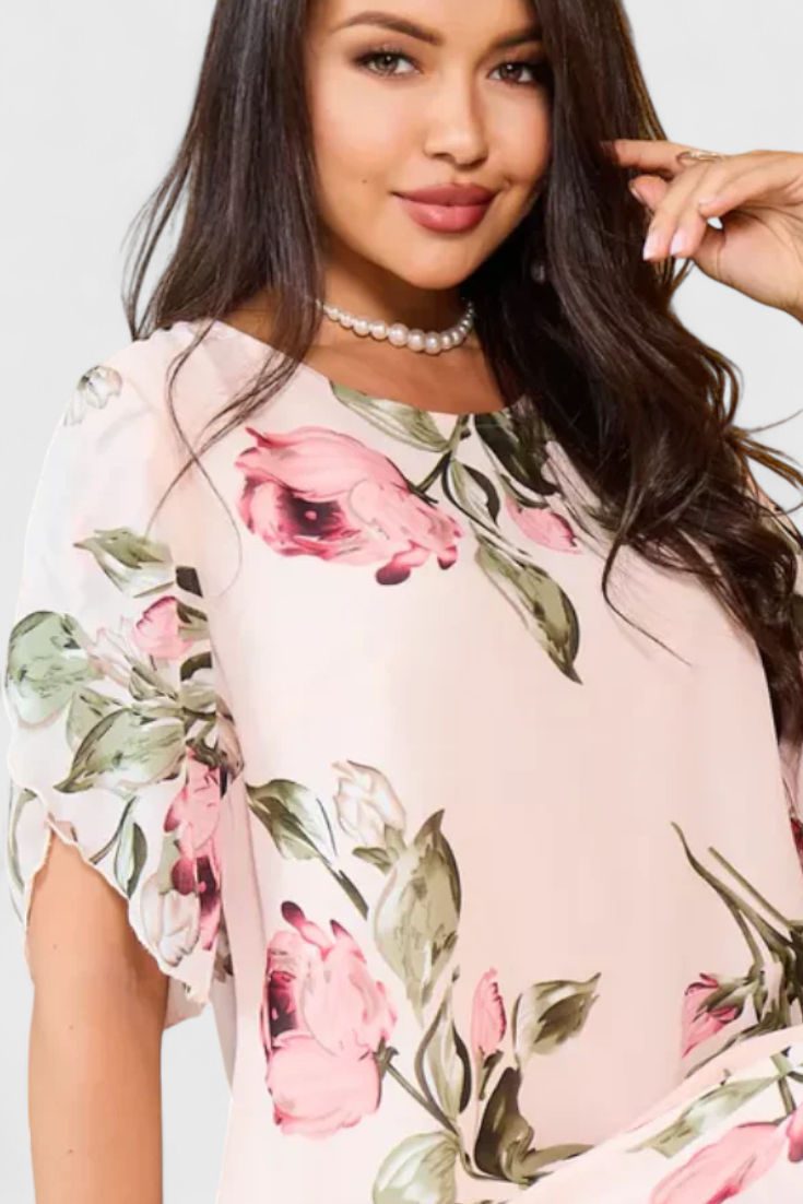 Robe Tameka en Georgette Fluide avec Pétales et Manches Transparentes
