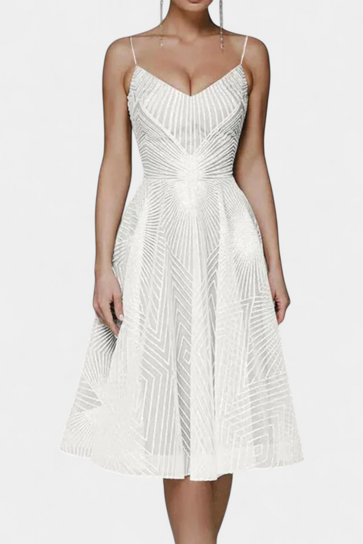 Everleigh Robe Longue avec Broderies et Coupe en A