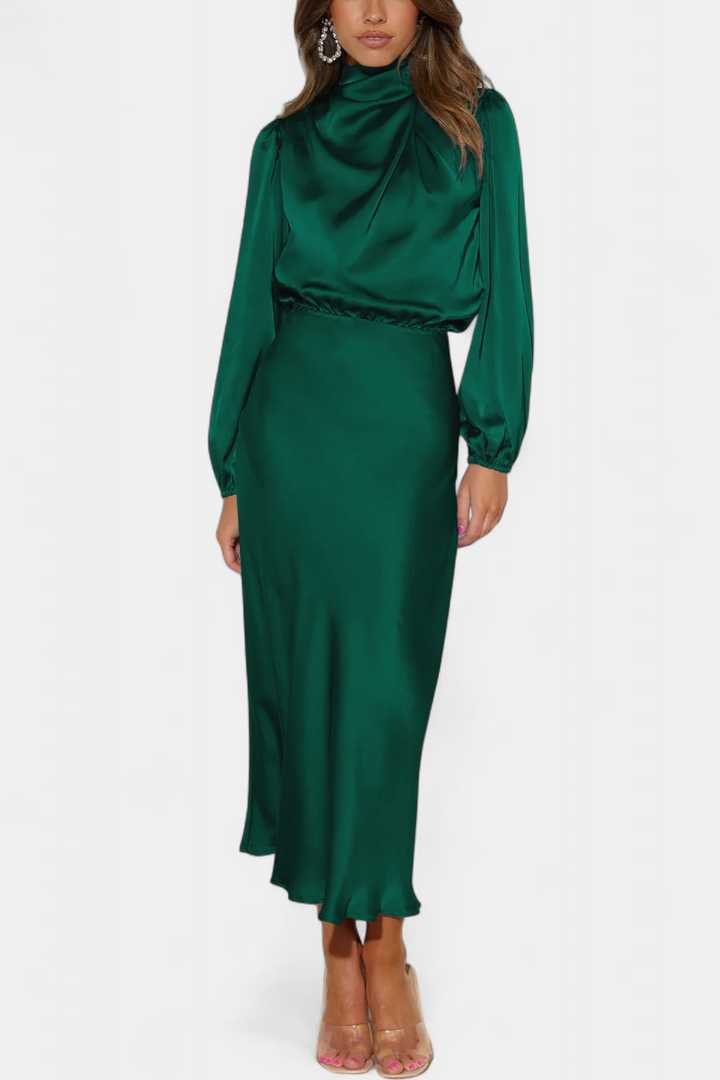 Robe Maxi Cecila avec Col Haut et Détail Floral
