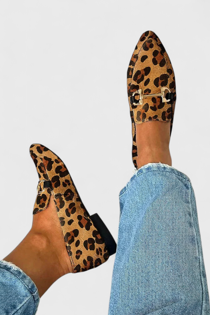 Mocassins Élégants Lluvia avec Motif Gravé et Talon Subtil