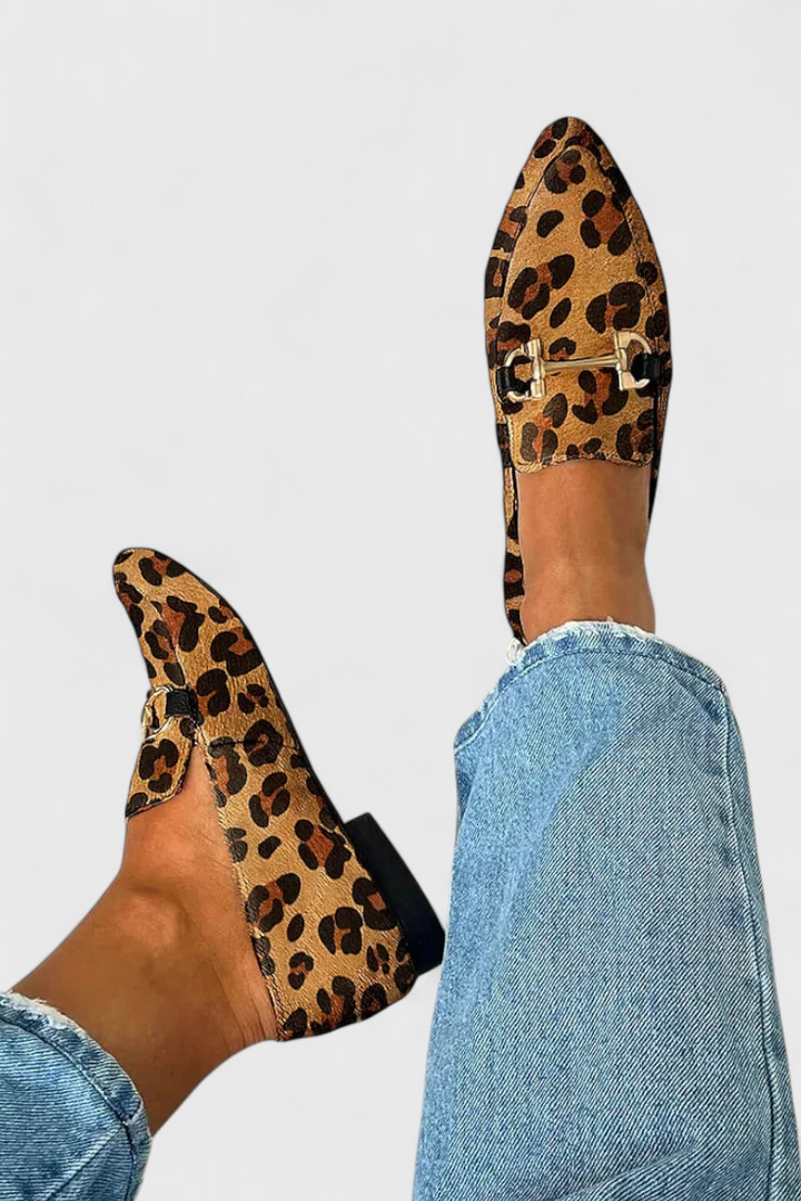 Mocassins Élégants Lluvia avec Motif Gravé et Talon Subtil