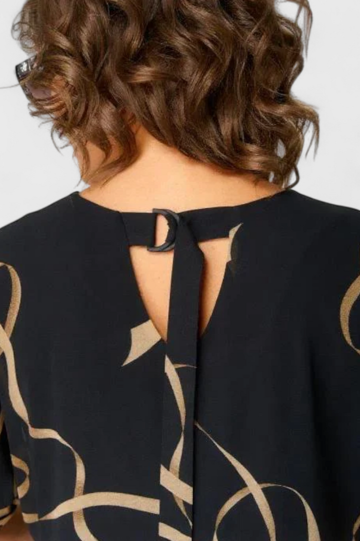 Robe Allegra Noire avec Imprimé Abstrait en Or et Décolleté en V