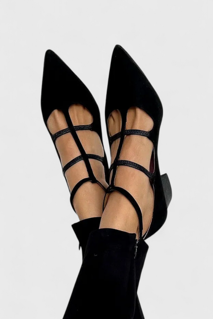 Wiltrud Chaussures à Talons Noirs avec Pointe Aiguisée et Sangle Élégante