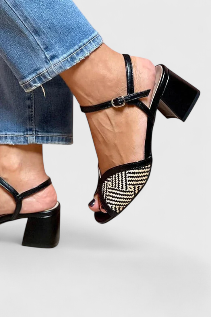 Ustinya Talons Noirs avec Blocs de Couleur et Sangle au Cheville