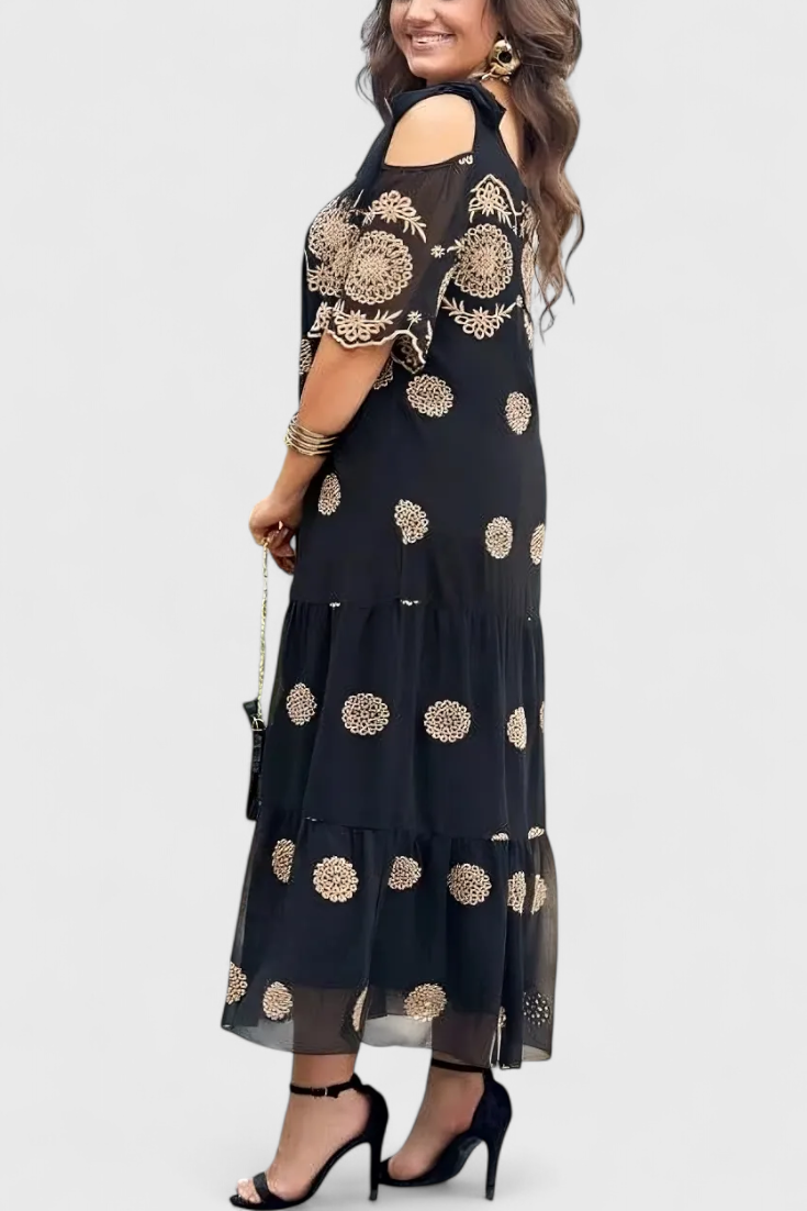 Robe d'Été Élégante Cathy en Maille avec Design Creux et Coupe Fluide